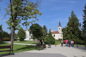 460833400 926879609466356 2617310403101702477 N 300x200