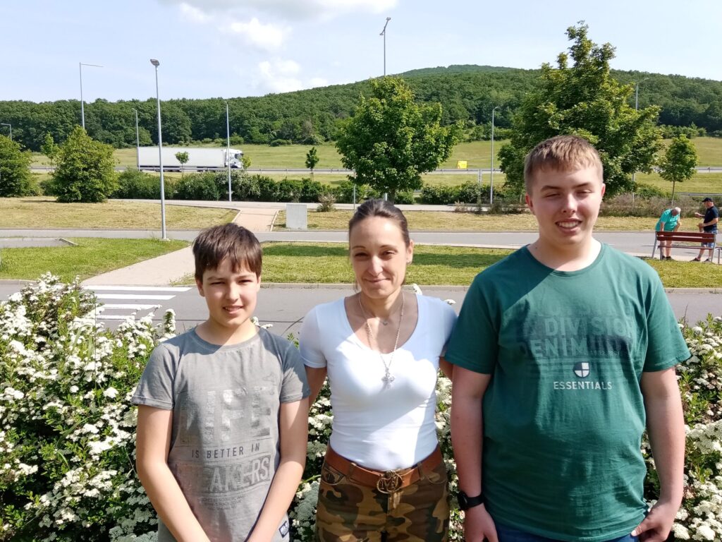 A Herman Verseny Elso Ket Helyen Vegzett Alistali Fiuk Tanarnojukkel Hegyi Andreaval Scaled 1 1024x768